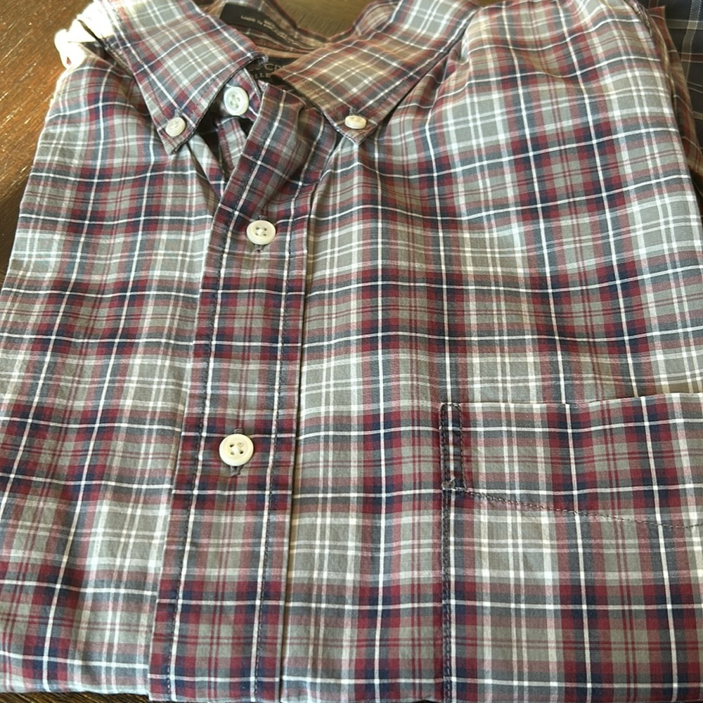 2 Daniel Cremieux shirts - Picture 4 of 5